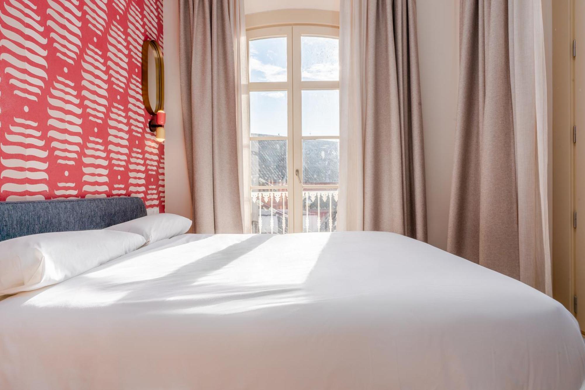 Smartr Malaga Centro Aparthotel Luaran gambar